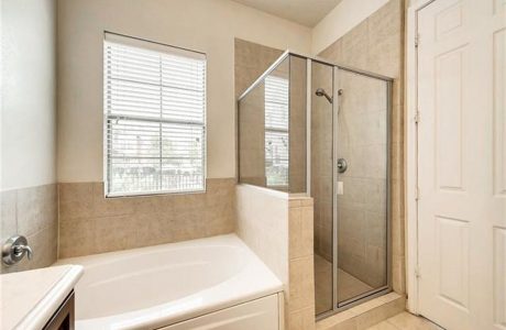 Atticus Real Estate 1302 Lake Vista Bathroom 3